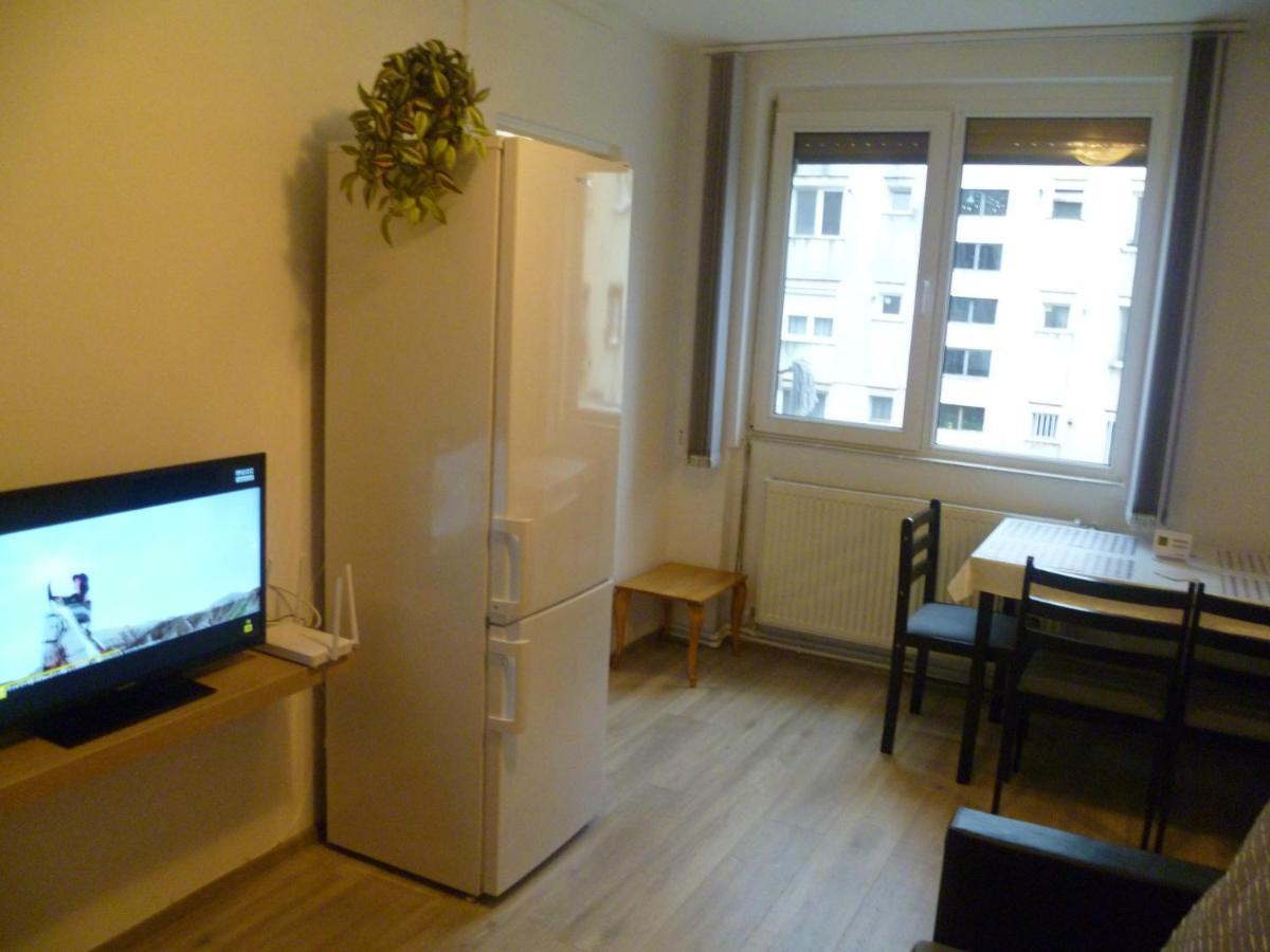Romanilor - Studio First Floor Deva Buitenkant foto